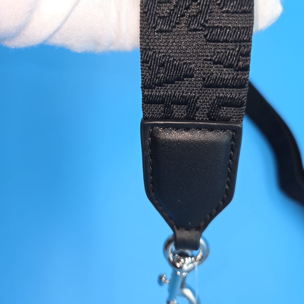 Marc Jacobs Black and White Crossbody Bag With Thin Logo Strap - Picture 6 of 7